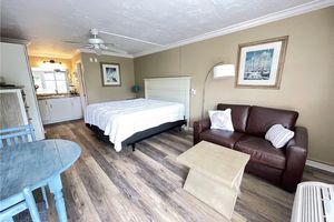 2555 TAMIAMI TRL 115, NAPLES, FL