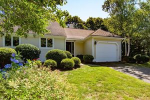 1 UPLAND CIR # 1, MASHPEE, MA