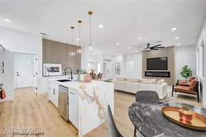 2353 LAUREN DR, LAS VEGAS, NV