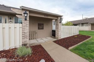 62310 ARLINGTON CIR UNIT 6, SOUTH LYON, MI