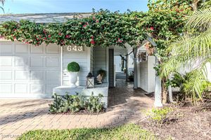 643 BRIDGEWAY LN, NAPLES, FL