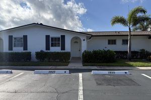 2920 CROSLEY DR M, WEST PALM BEACH, FL