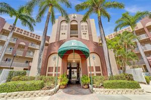 7715 SOUTHAMPTON TER 110, TAMARAC, FL
