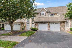 108 JOSEPH LN, DIX HILLS, NY