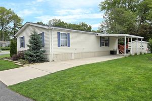 425 CIRCLEWOOD, RIVERHEAD, NY