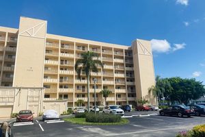 7076 HUNTINGTON LN APT 208, DELRAY BEACH, FL