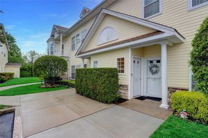 606 NARRAGANSETT VILLAS DR # 606, LINDENHURST, NY