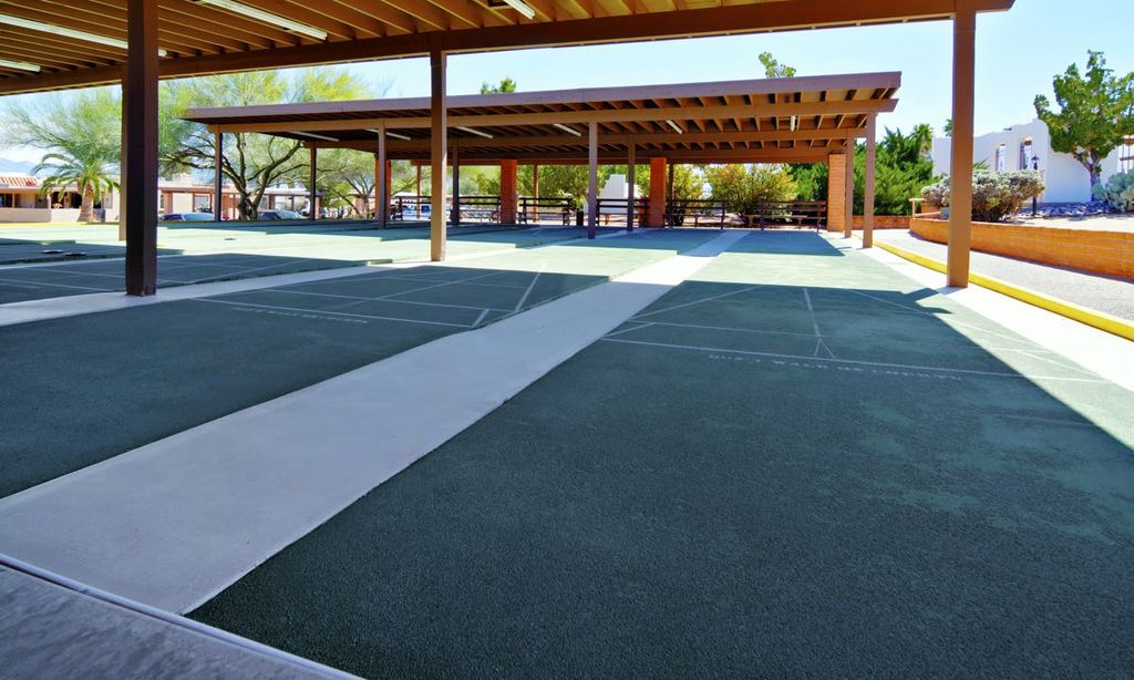 6 Shuffleboard Courts