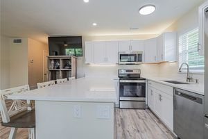 31 VISTA GARDENS TRL 205, VERO BEACH, FL