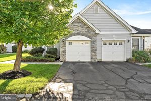 193 BURHOLME DR, HAMILTON, NJ