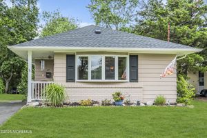 44 ALLAIRE DR, TOMS RIVER, NJ