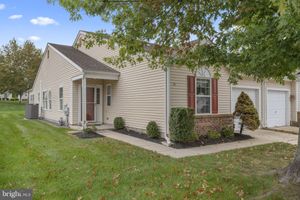 10 YARROW PL, MOUNT LAUREL, NJ