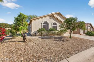 6831 S OAKMONT DR, CHANDLER, AZ