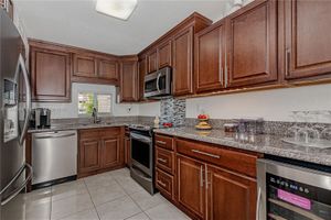 9410 N HOLLYBROOK LAKE DR # 11-109, PEMBROKE PINES, FL