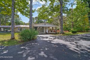 130 DOVENSHIRE DR, CROSSVILLE, TN