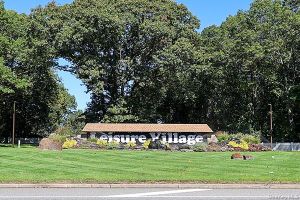 324 WOODBRIDGE DR A, RIDGE, NY