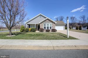 102 COLONIAL CT, SHIPPENSBURG, PA