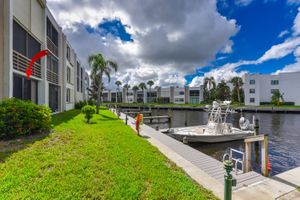1950 SW PALM CITY RD APT 11105, STUART, FL