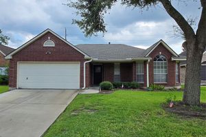 2730 N LARKSPUR CIR, PEARLAND, TX