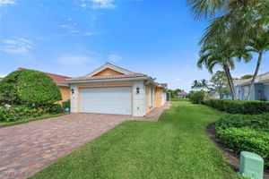 8165 XENIA LN, NAPLES, FL