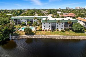 3030 BINNACLE DR APT 103, NAPLES, FL