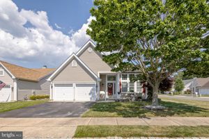 2 WOODLAKE CT, BARNEGAT, NJ