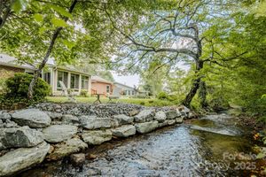 33 RESADA DR, BREVARD, NC