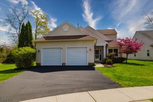 64 ESPLANADE DR, SOMERSET, NJ