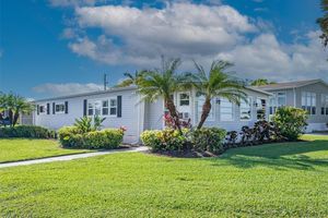 523 CHARLEMAGNE BLVD, NAPLES, FL