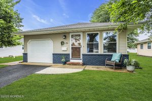 25 MONTSERRAT ST, TOMS RIVER, NJ