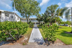 398 SHEFFIELD Q, WEST PALM BEACH, FL
