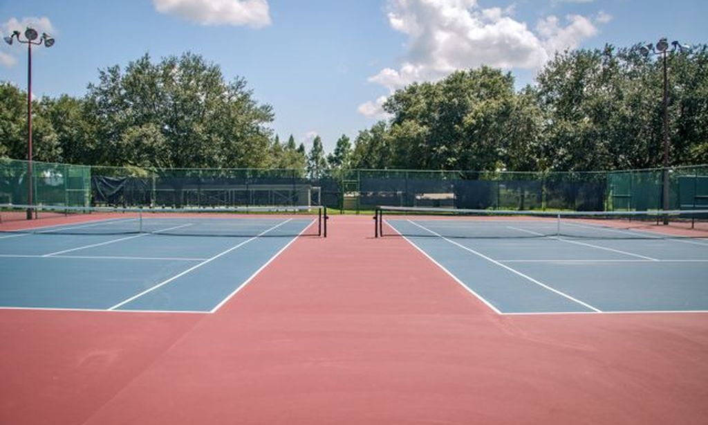 8 Tennis Courts