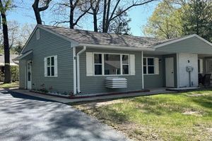 5 NEVADA DR, WHITING, NJ