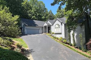 135 POPLAR LOOP DR, FLAT ROCK, NC