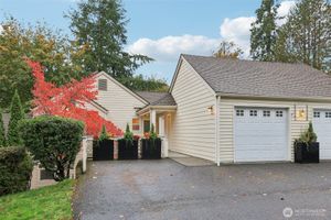 22561 SE 42ND TER # 2211, ISSAQUAH, WA