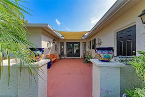 7087 FAIRWAY BEND CIR, SARASOTA, FL
