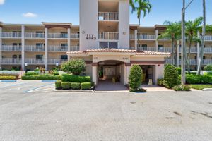 6093 POINTE REGAL CIR 301, DELRAY BEACH, FL
