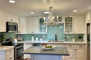 13561 MEDINAC LN, SEAL BEACH, CA