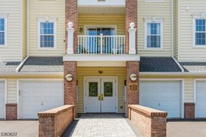 2305 COURTNEY LN, SOMERSET, NJ