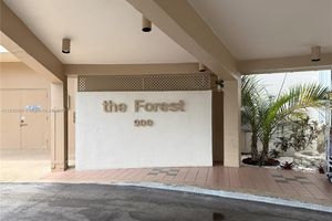 900 SAINT CHARLES PL L6, PEMBROKE PINES, FL