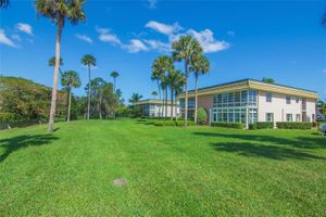 1 VISTA GARDENS TRL 207, VERO BEACH, FL