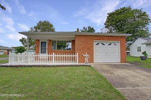 2 VAN GOGH ST, TOMS RIVER, NJ