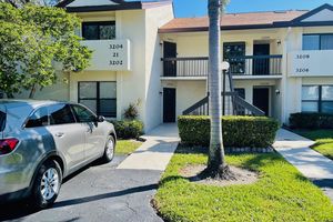 3204 PERIMETER DR # 3204, GREENACRES, FL