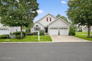 1 SPYGLASS DR, JACKSON, NJ