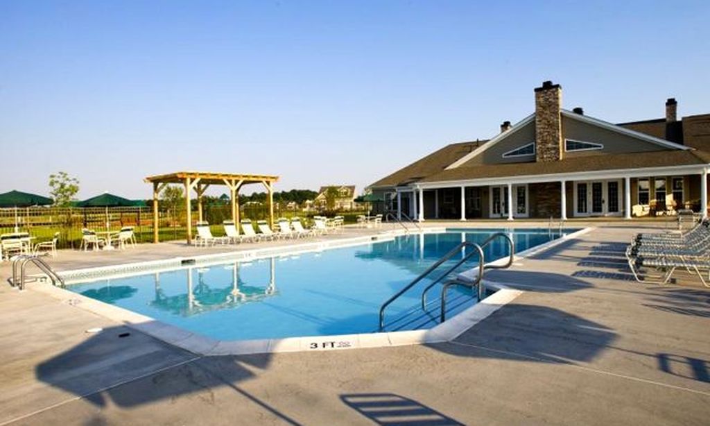 Outdoor Pool & Sundeck