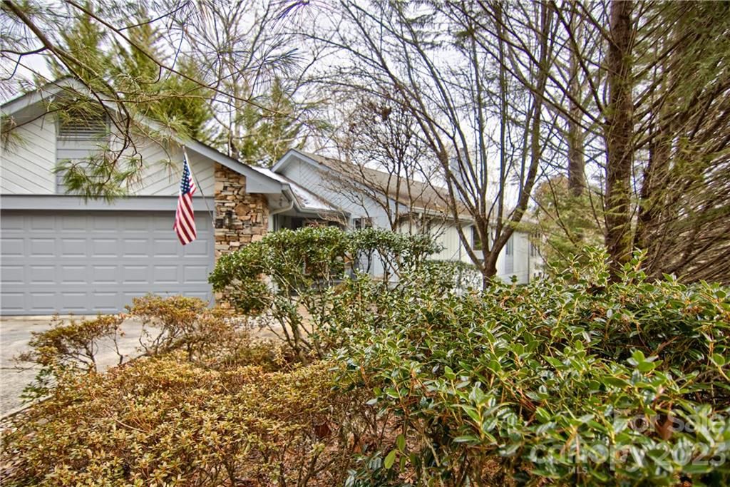 image of property at 2030 Golfside Lane