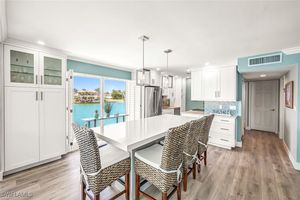 333 HARBOUR DR 201, NAPLES, FL