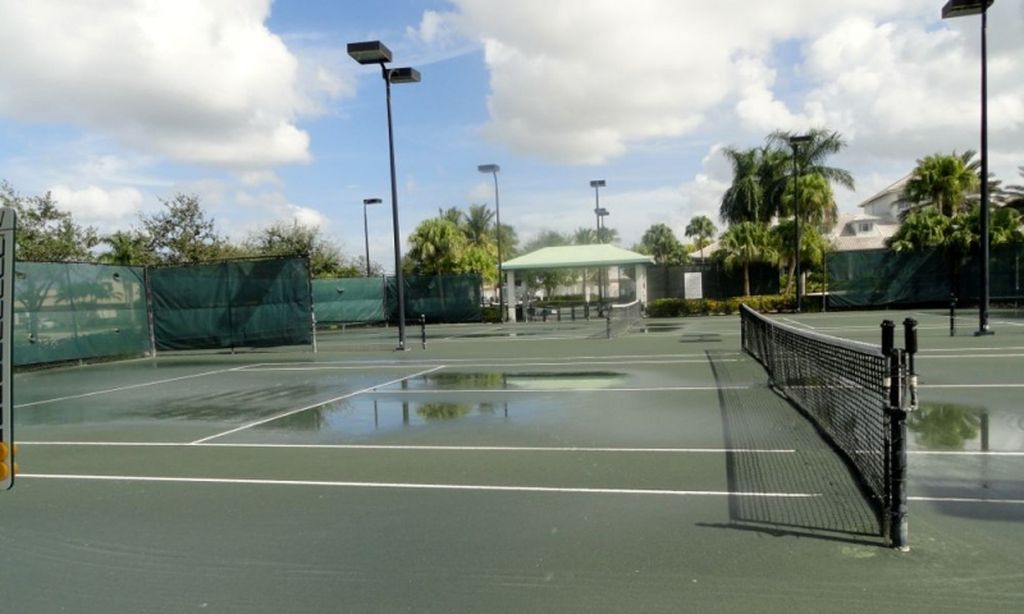 6 Har-Tru Tennis Courts