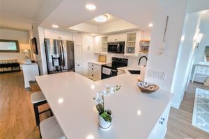 5830 TRAILWINDS DR 813, FORT MYERS, FL