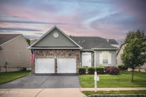 114 MAYPINK LN, HOWELL, NJ